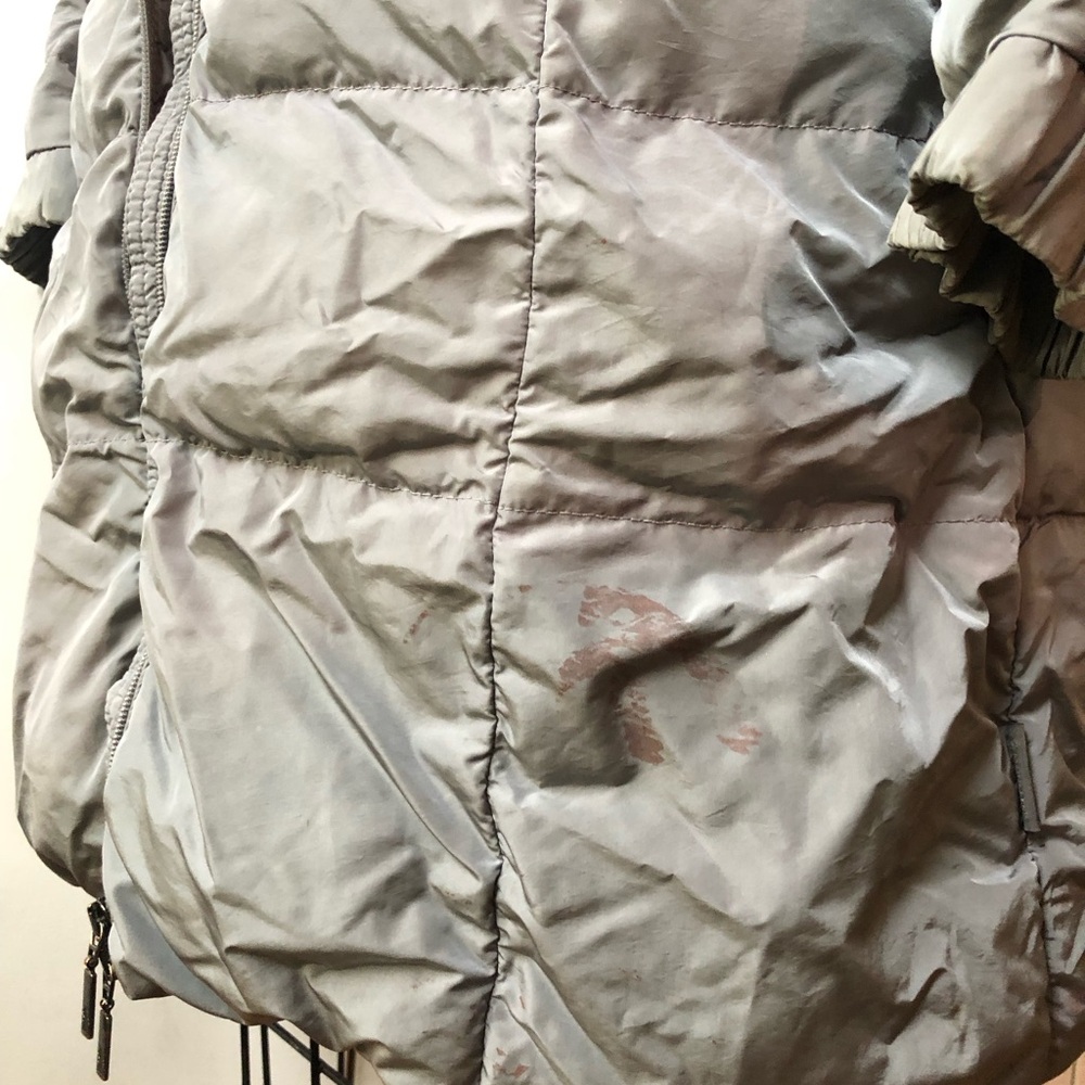 Womens Moncler Gray Quilted Hooded Puffer Coat with Belted Waist - Picture 16 of 16